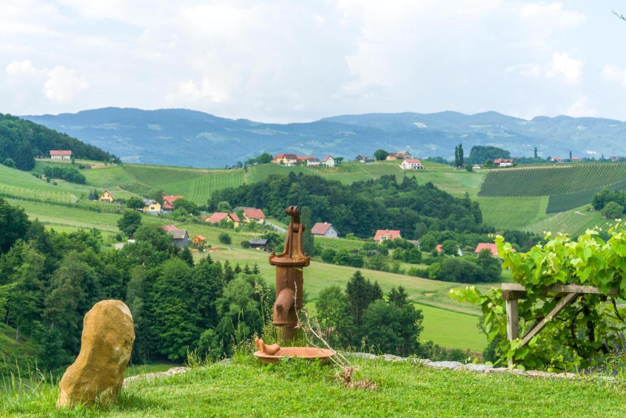 Das Weinberghaus Ratsch an der Weinstraße Exterior photo