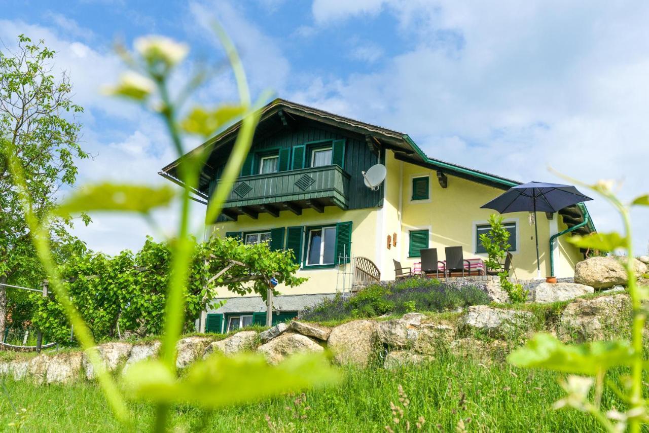 Das Weinberghaus Ratsch an der Weinstraße Exterior photo