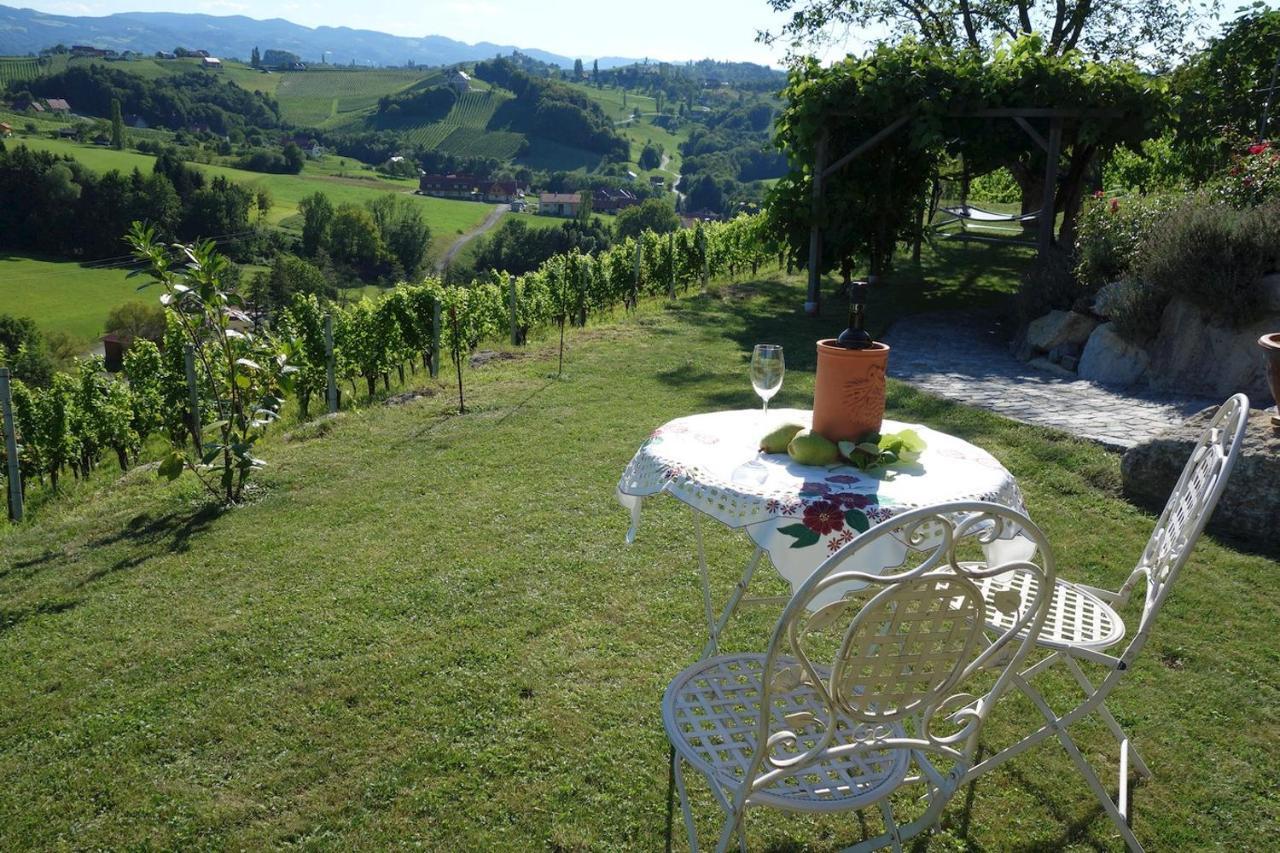 Das Weinberghaus Ratsch an der Weinstraße Exterior photo